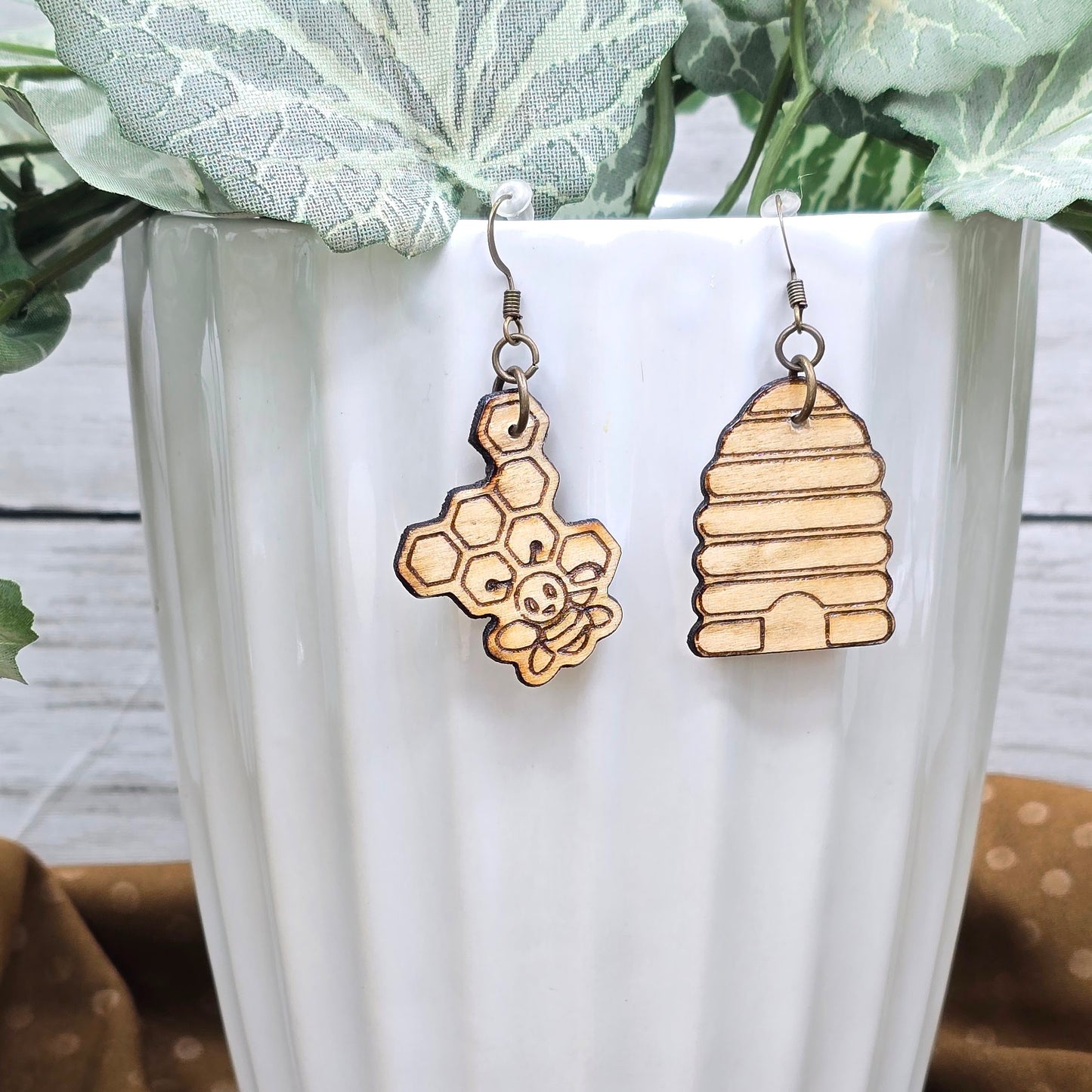 Dangle Earrings Bee & Bee Hive