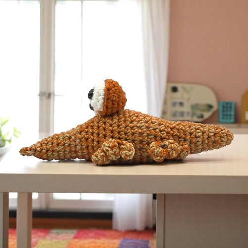 SIDE VIEW OF CROCODILE CROCHET TOY