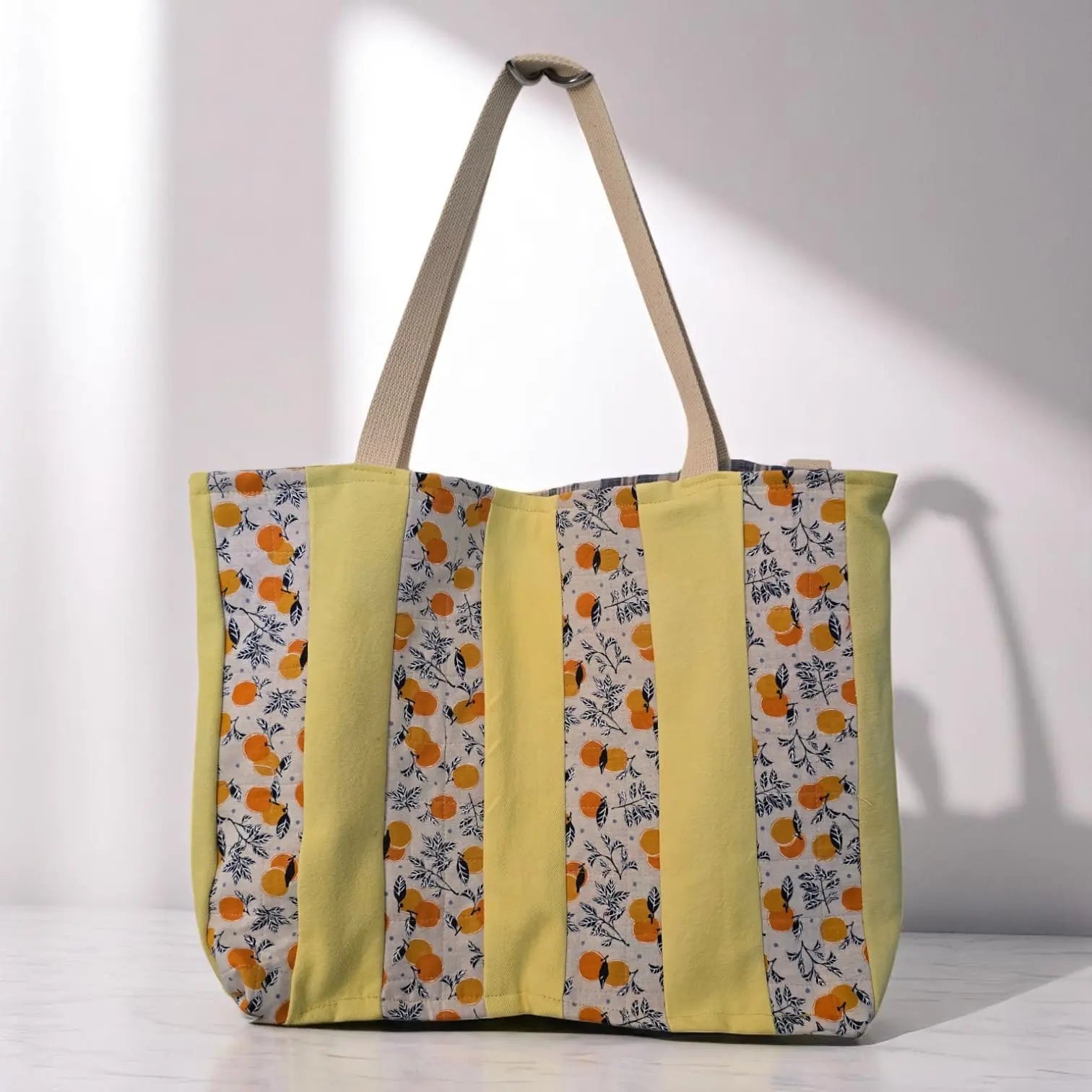 TOTE YELLOW BACK PHOTO