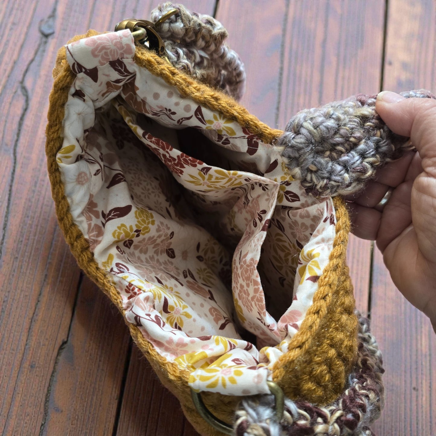 Boho Crochet Round Shell Style Bronze Handmade Market