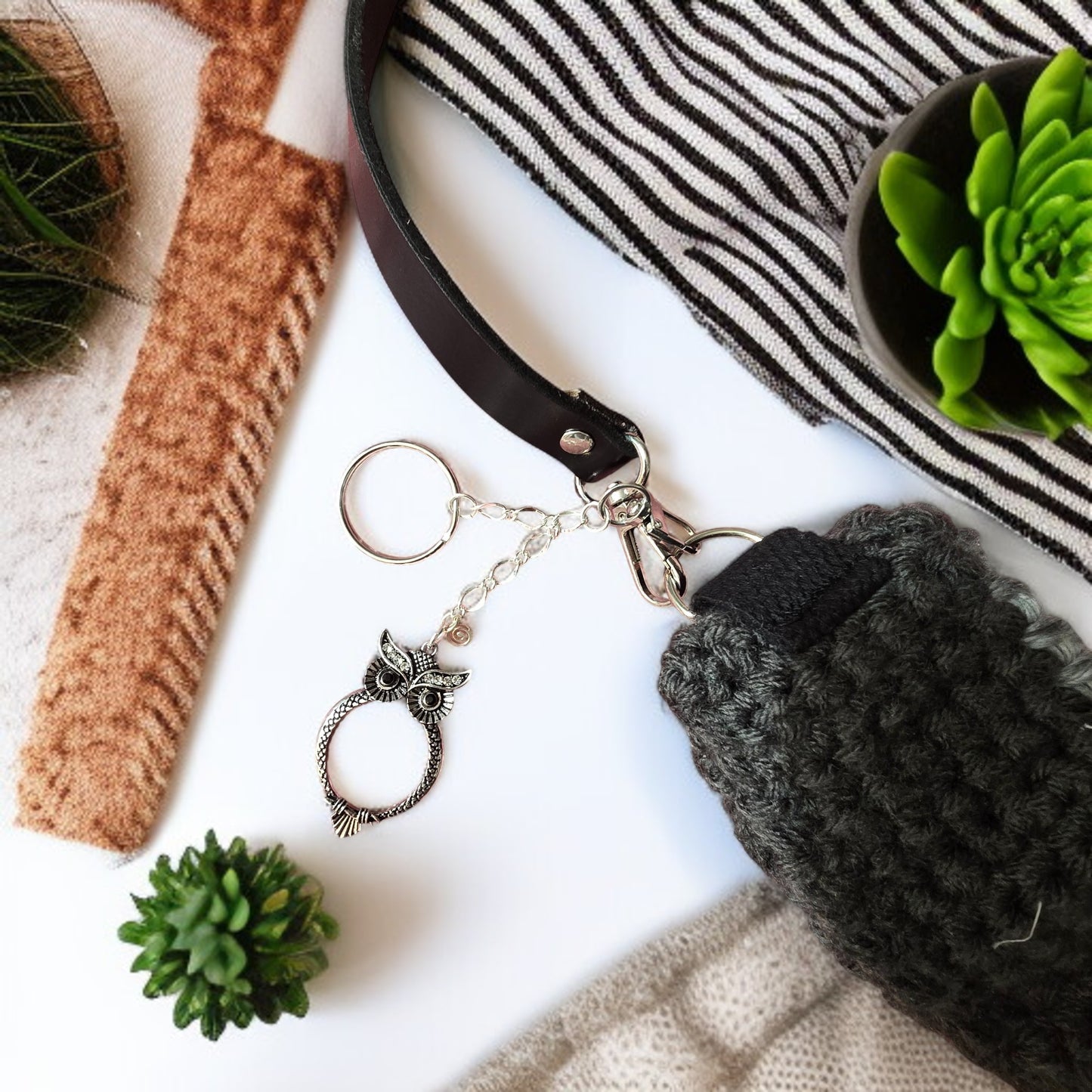 Boho Crochet Round Shell Style Black1 Key Fob